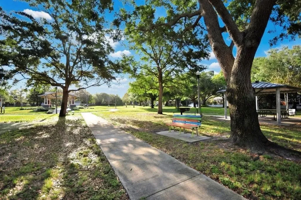 2825 3rd Avenue N St Petersburg FL 33713
