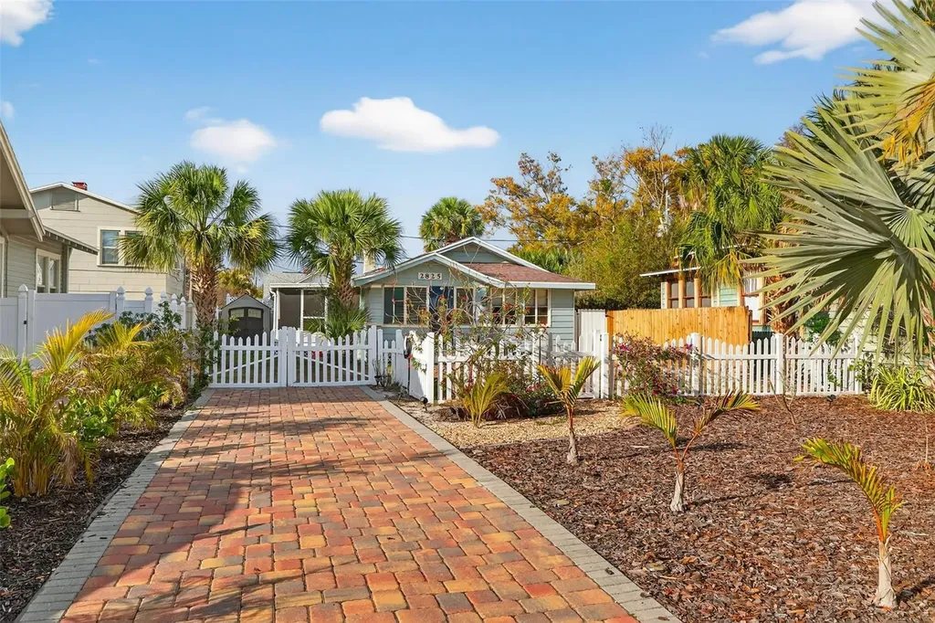 2825 3rd Avenue N St Petersburg FL 33713
