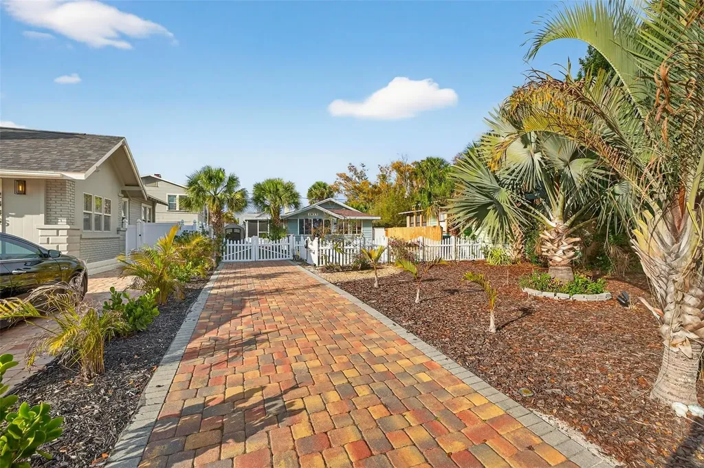 2825 3rd Avenue N St Petersburg FL 33713