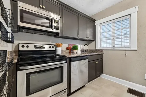 2825 3rd Avenue N St Petersburg FL 33713