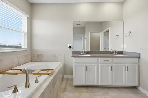 1131 Dora Parc Lane Mount Dora FL 32757