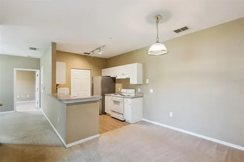 825 Grand Regency Point Altamonte Springs FL 32714