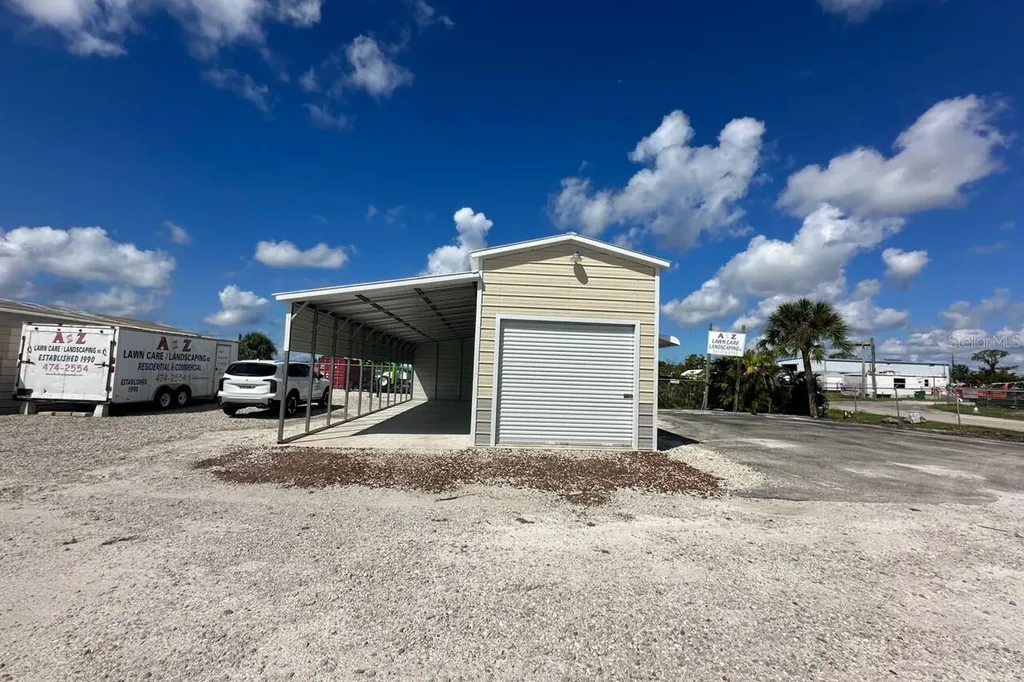 2820 Avenue Of The Americas Englewood FL 34224