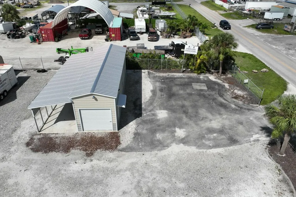 2820 Avenue Of The Americas Englewood FL 34224