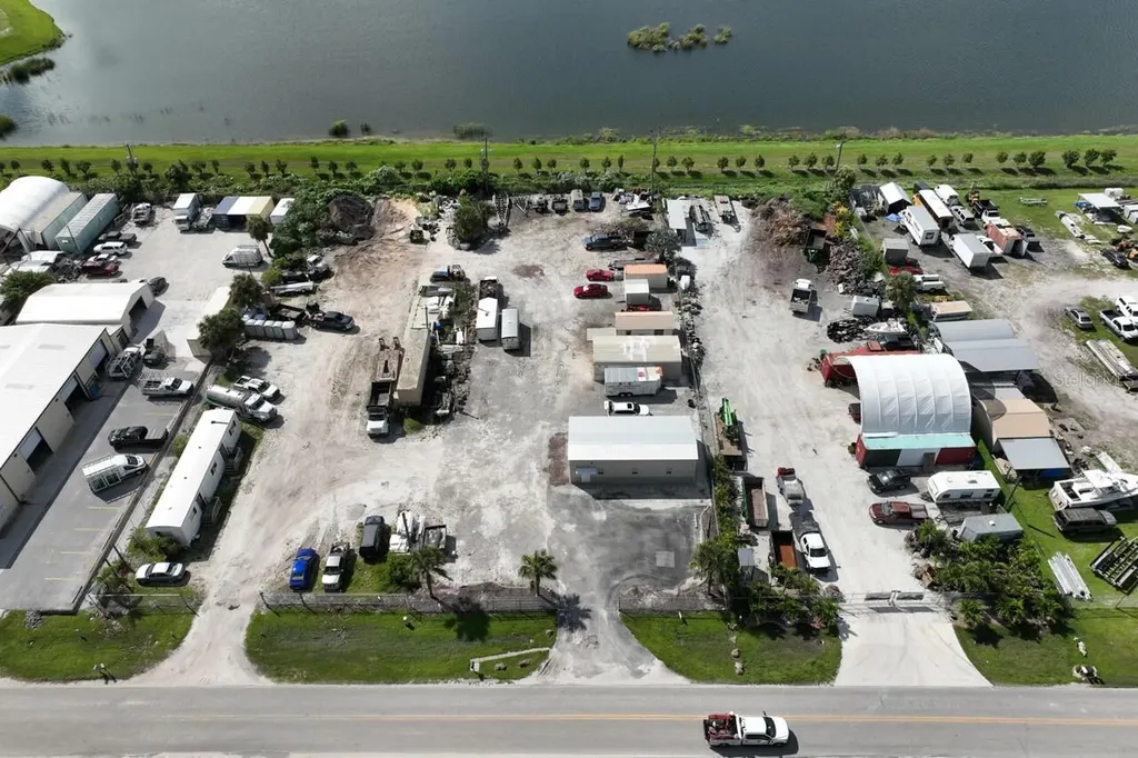 2820 Avenue Of The Americas Englewood FL 34224