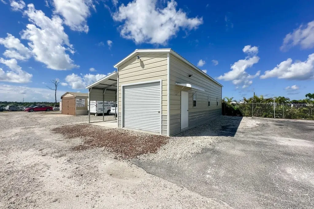 2820 Avenue Of The Americas Englewood FL 34224