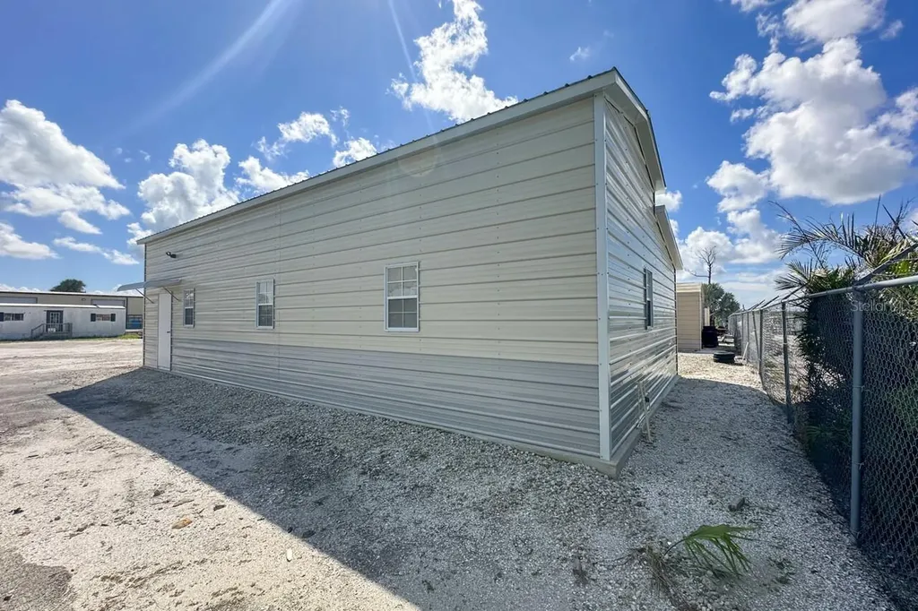 2820 Avenue Of The Americas Englewood FL 34224