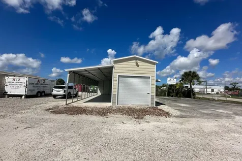2820 Avenue Of The Americas Englewood FL 34224
