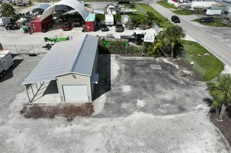 2820 Avenue Of The Americas Englewood FL 34224