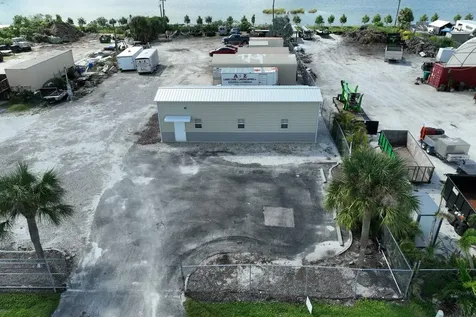 2820 Avenue Of The Americas Englewood FL 34224