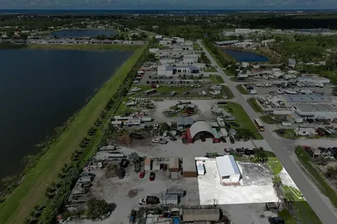 2820 Avenue Of The Americas Englewood FL 34224