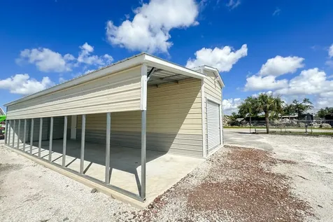 2820 Avenue Of The Americas Englewood FL 34224