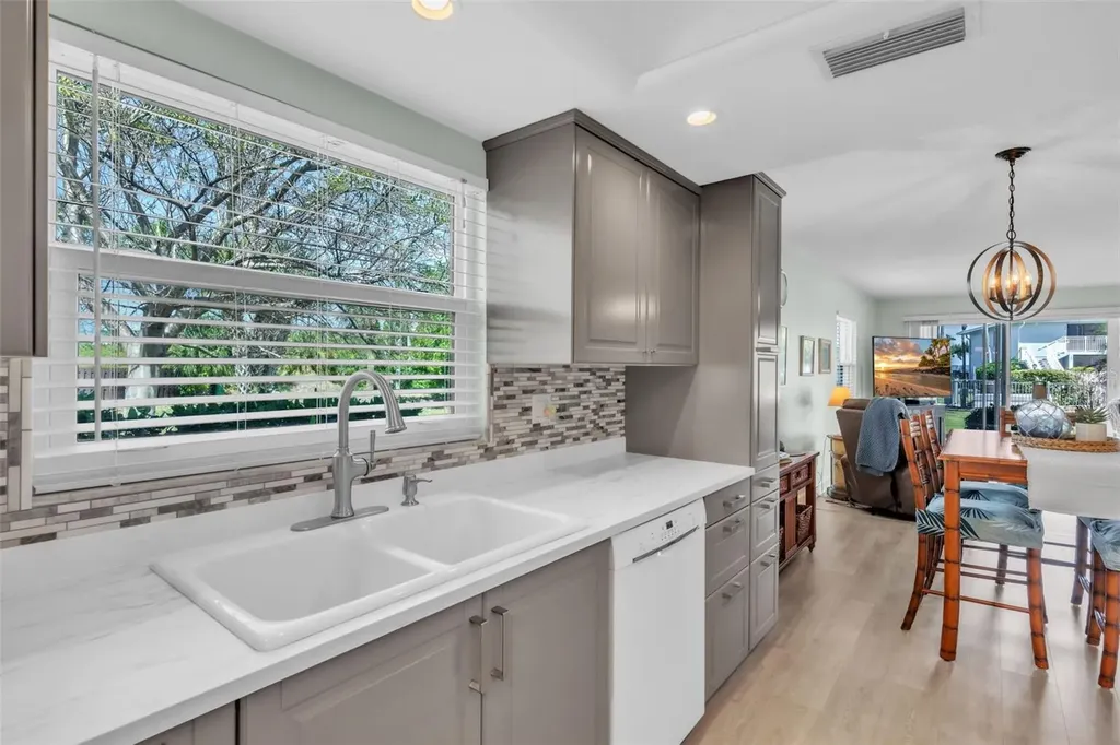 600 Manatee Avenue Holmes Beach FL 34217