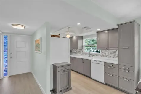 600 Manatee Avenue Holmes Beach FL 34217