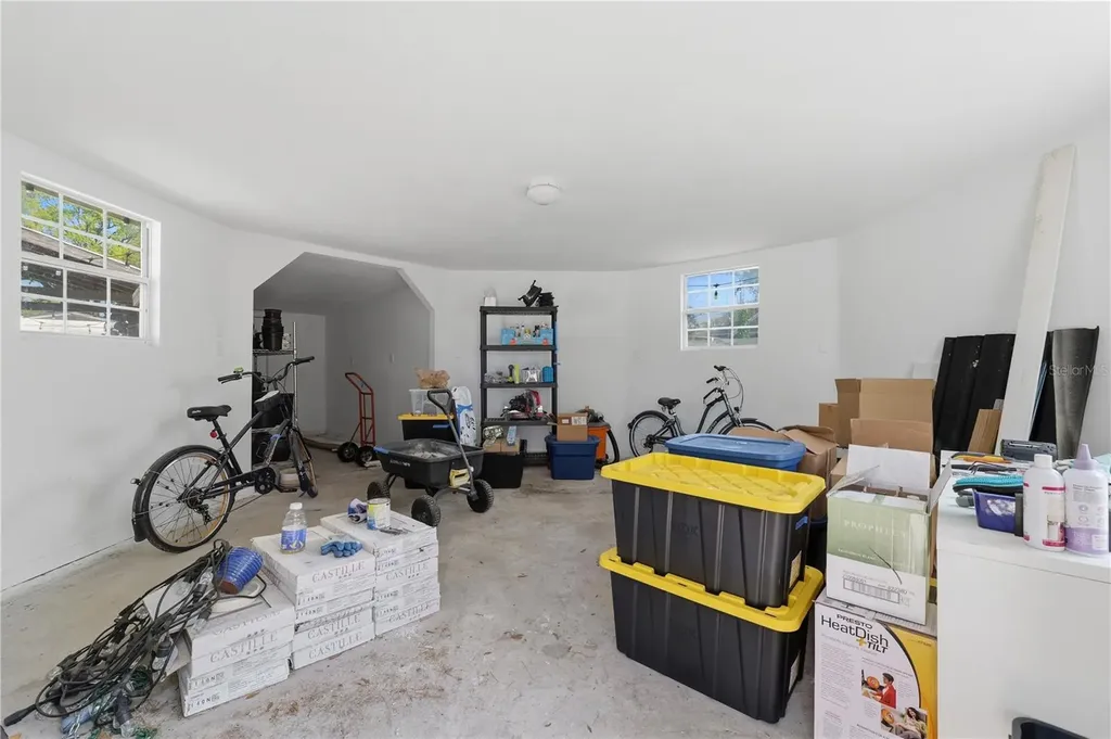 733 61st Avenue NE St Petersburg FL 33703