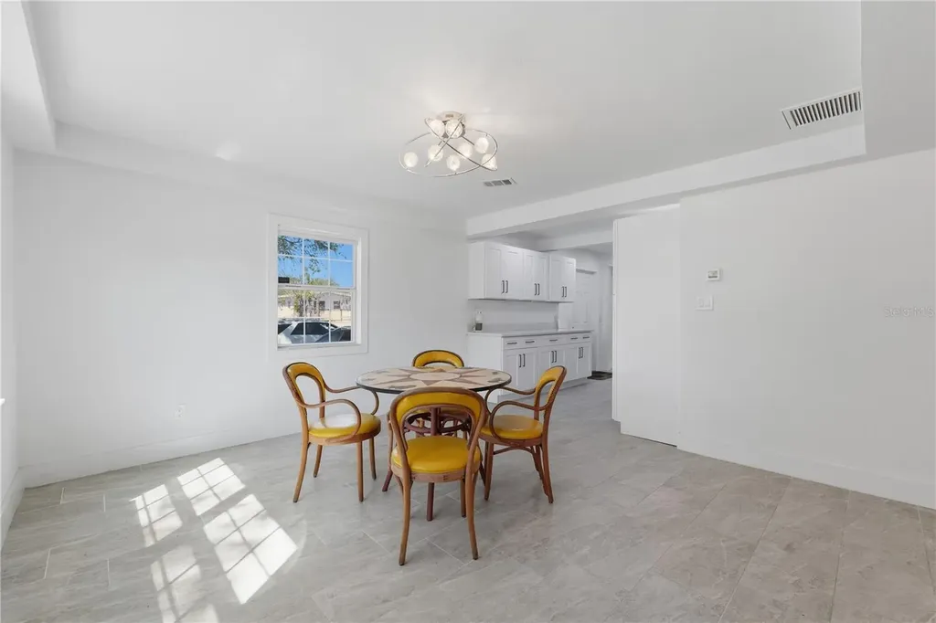 733 61st Avenue NE St Petersburg FL 33703