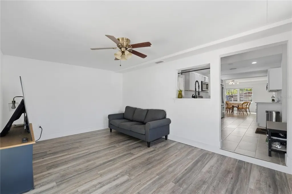 733 61st Avenue NE St Petersburg FL 33703