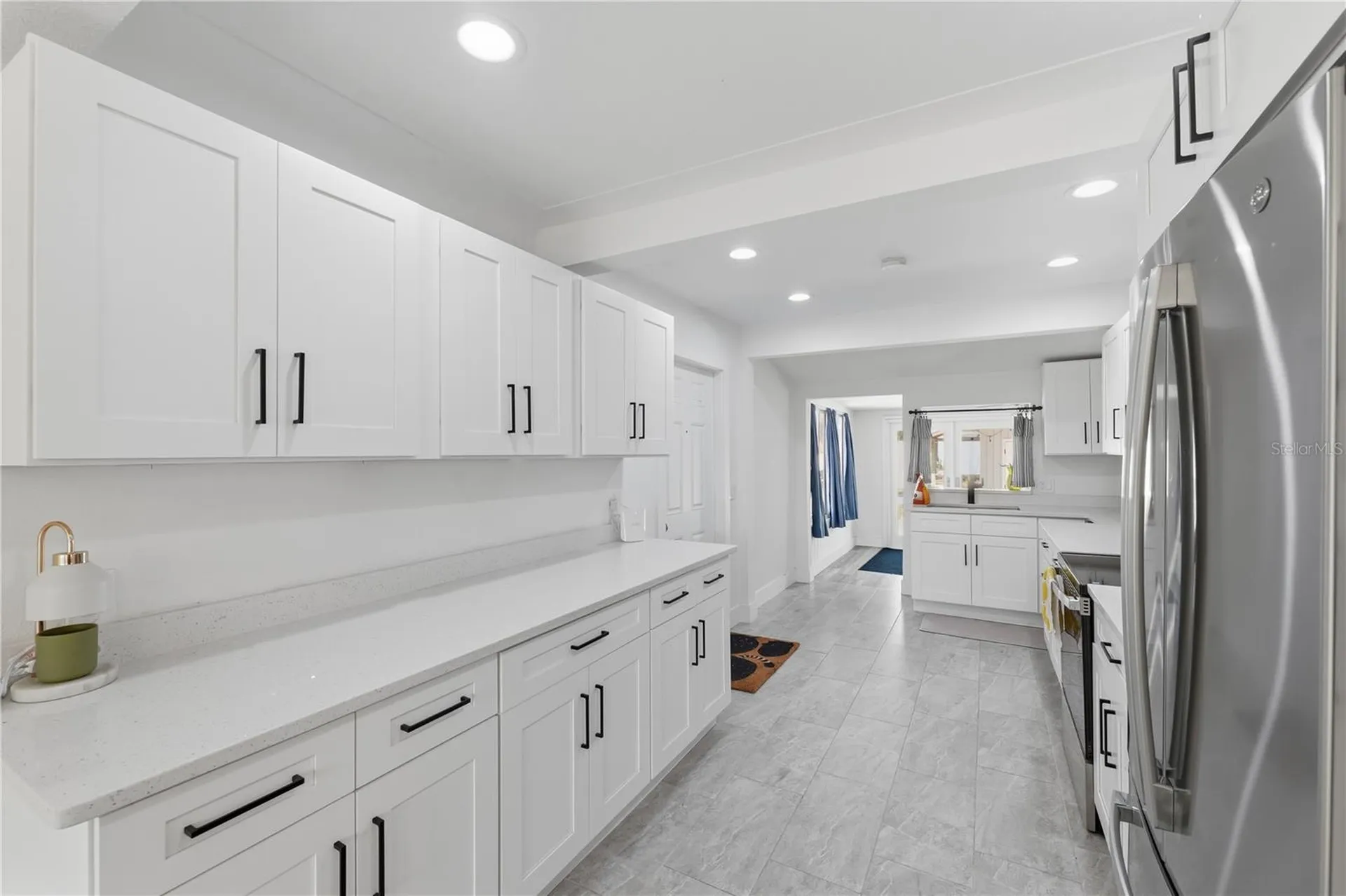 733 61st Avenue NE St Petersburg FL 33703