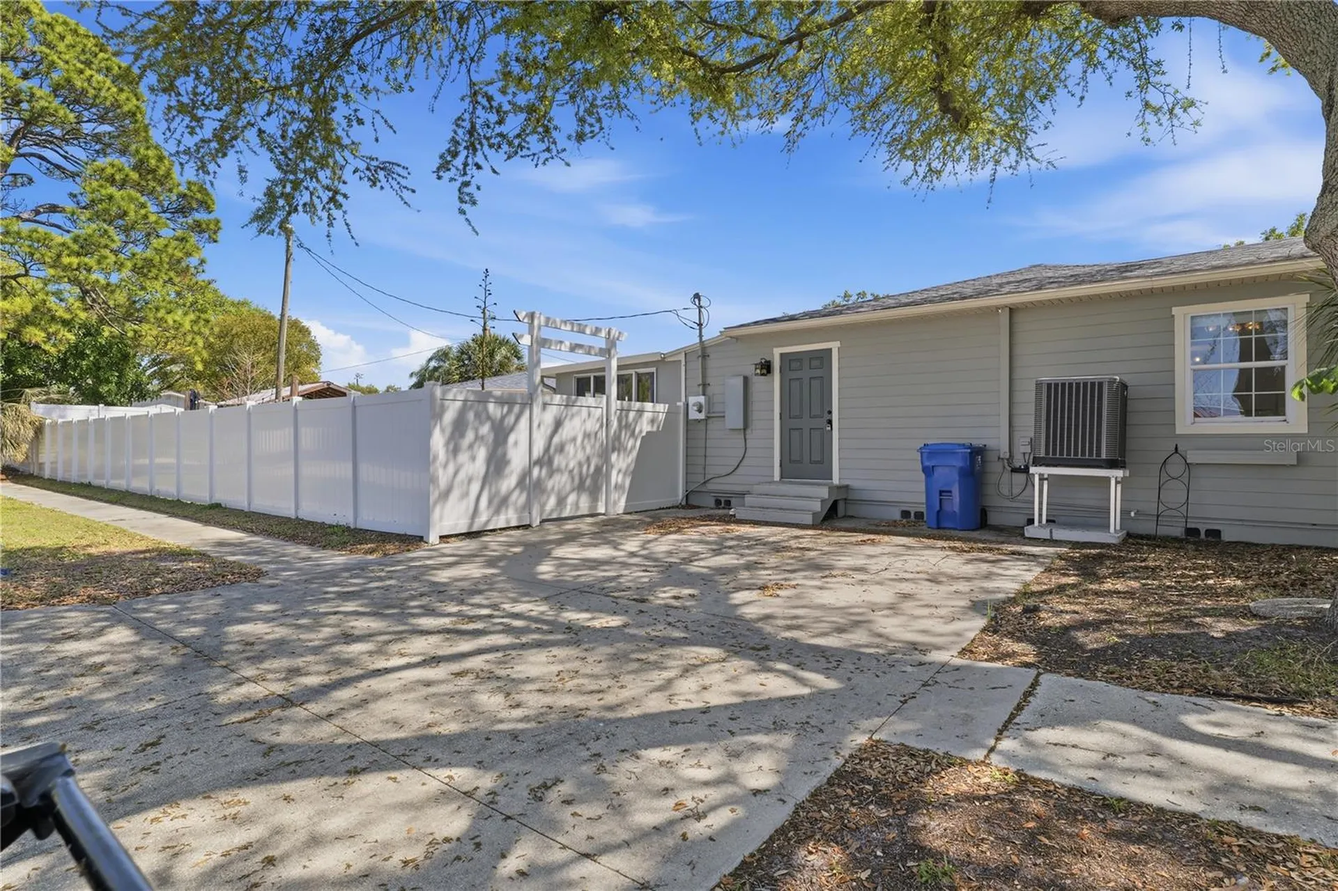 733 61st Avenue NE St Petersburg FL 33703