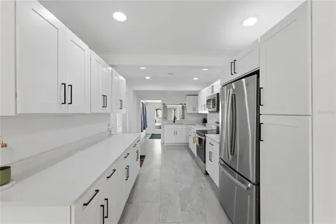 733 61st Avenue NE St Petersburg FL 33703