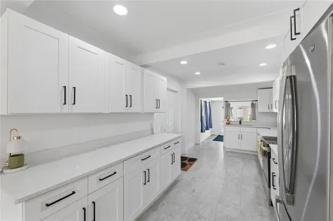 733 61st Avenue NE St Petersburg FL 33703