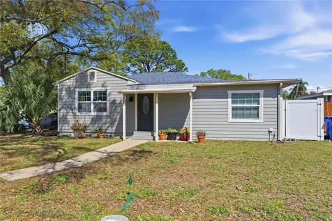 733 61st Avenue NE St Petersburg FL 33703
