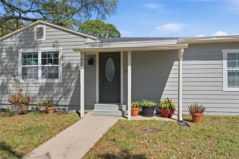 733 61st Avenue NE St Petersburg FL 33703