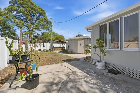 733 61st Avenue NE St Petersburg FL 33703