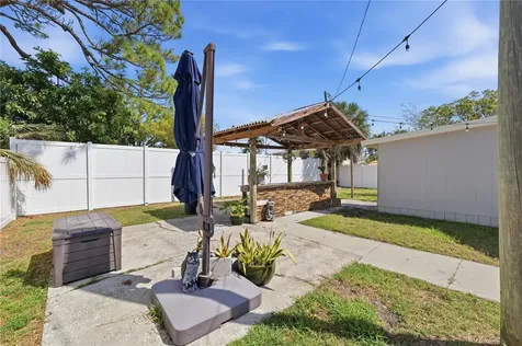 733 61st Avenue NE St Petersburg FL 33703