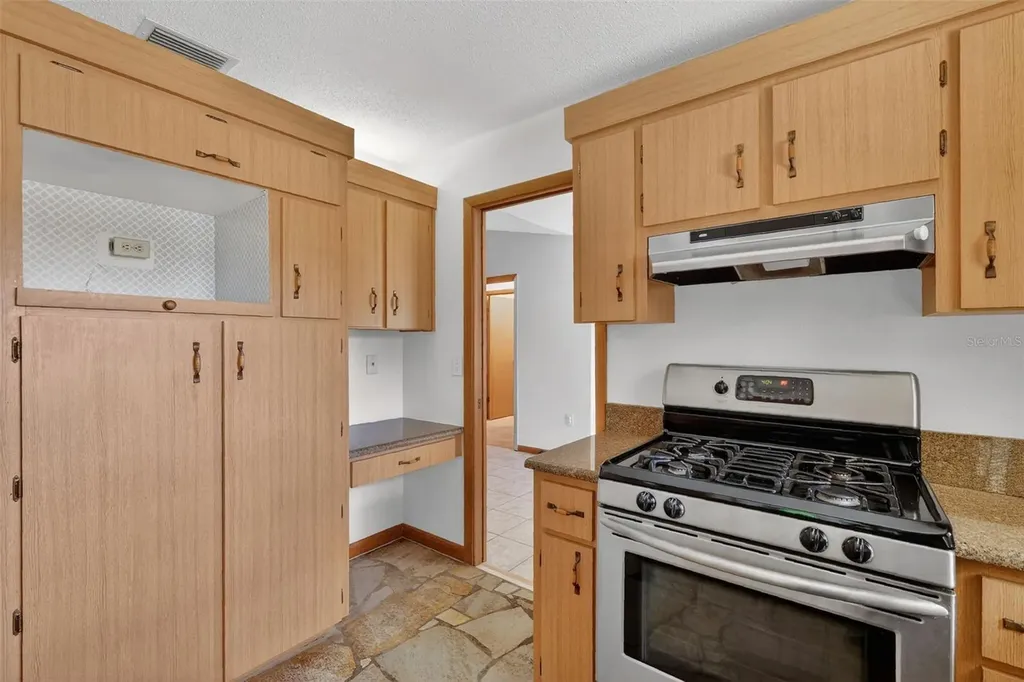 50 W Court Drive Eustis FL 32726