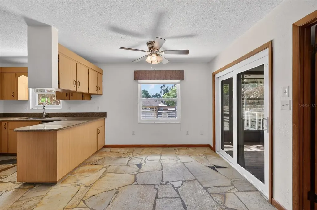 50 W Court Drive Eustis FL 32726
