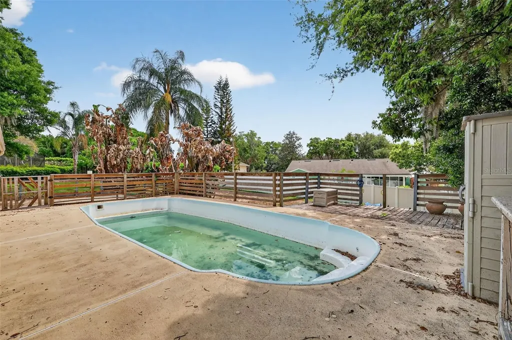 50 W Court Drive Eustis FL 32726