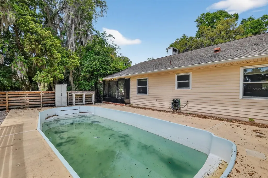 50 W Court Drive Eustis FL 32726
