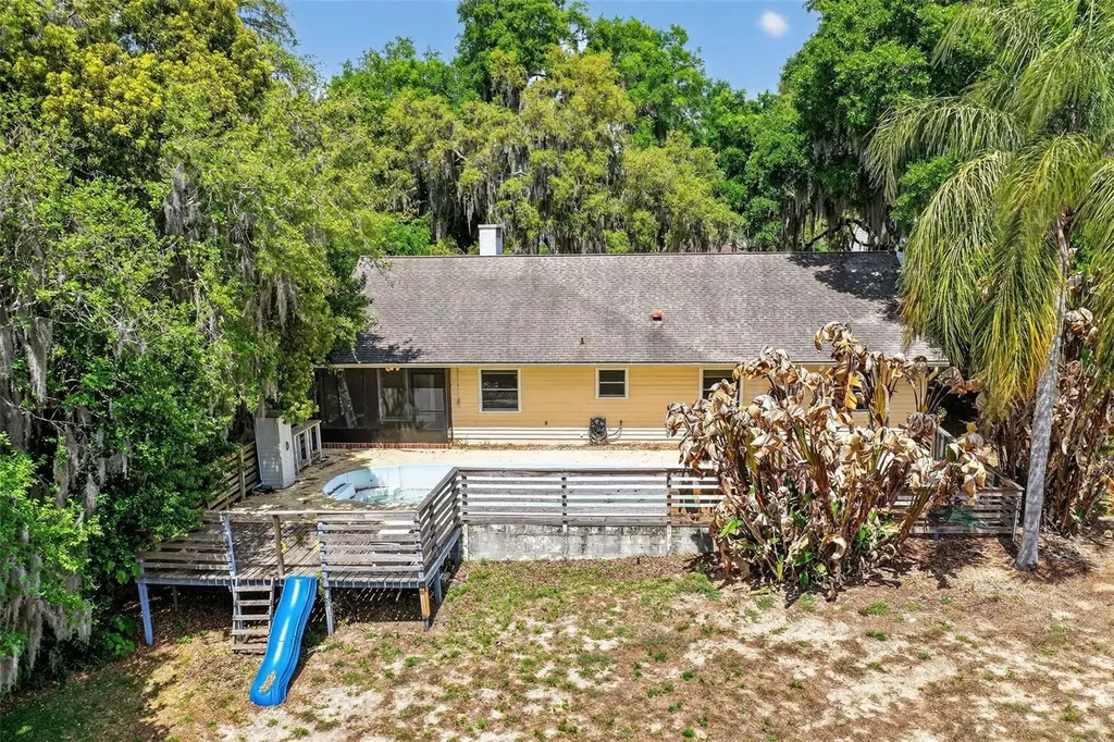50 W Court Drive Eustis FL 32726