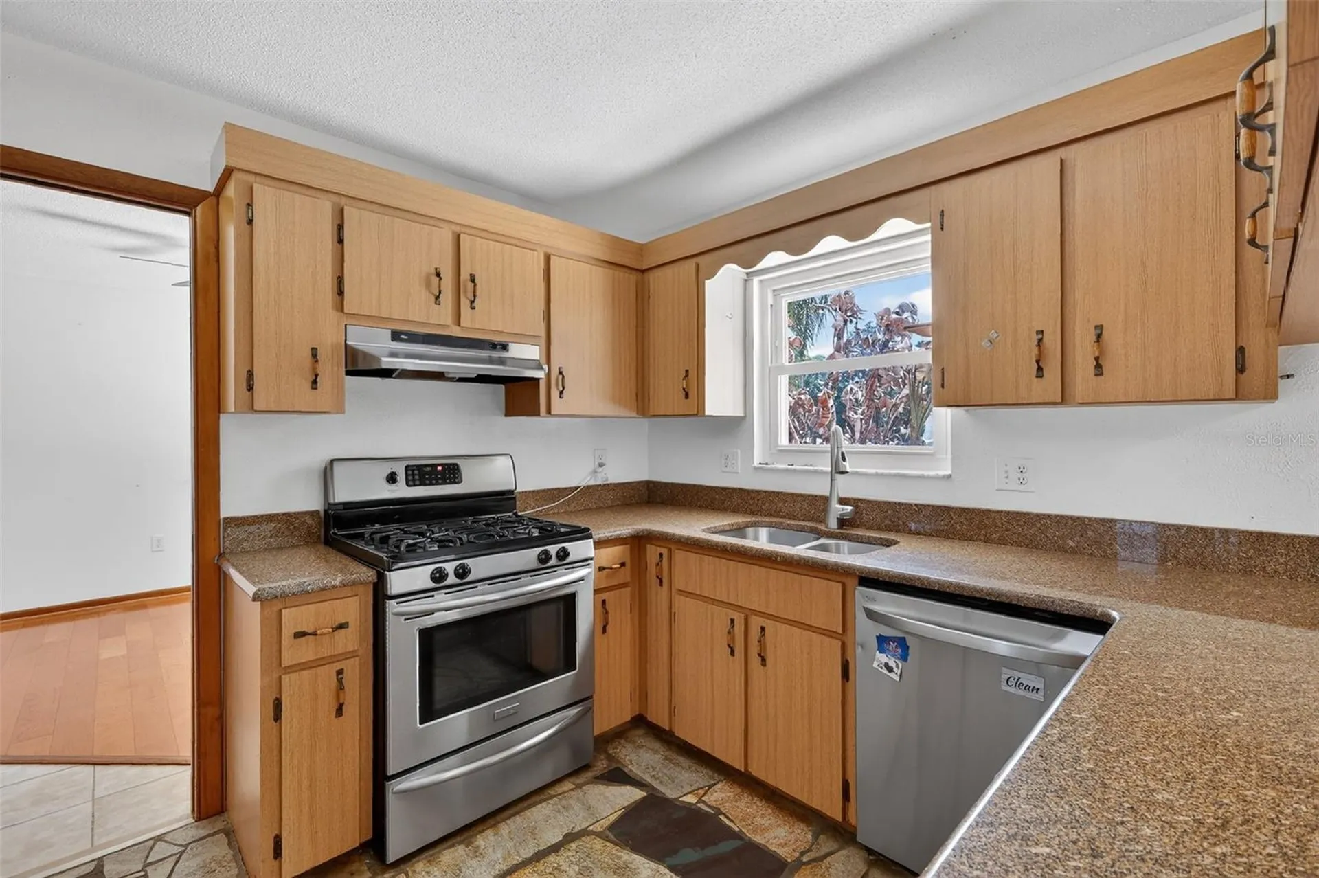 50 W Court Drive Eustis FL 32726