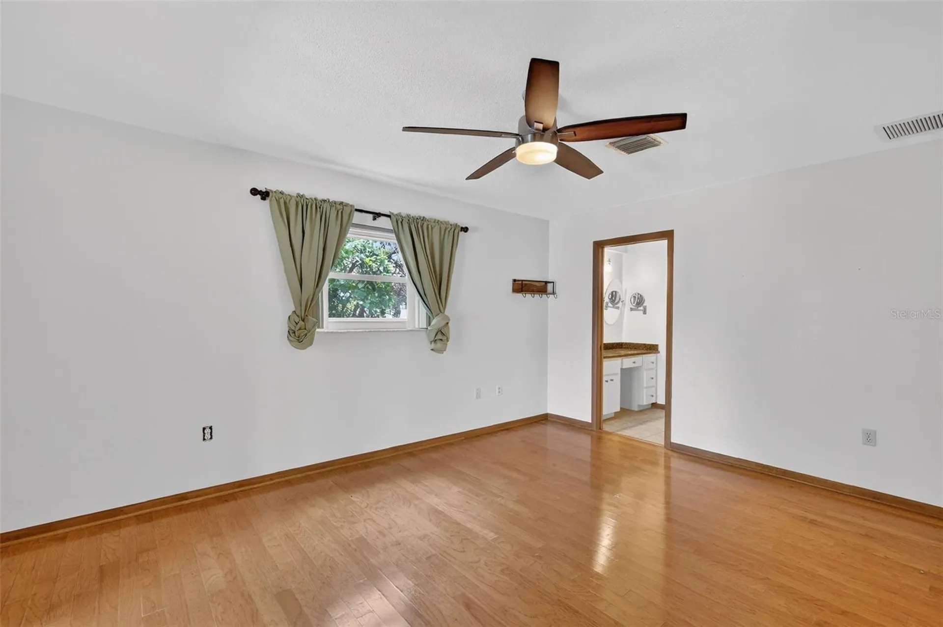 50 W Court Drive Eustis FL 32726