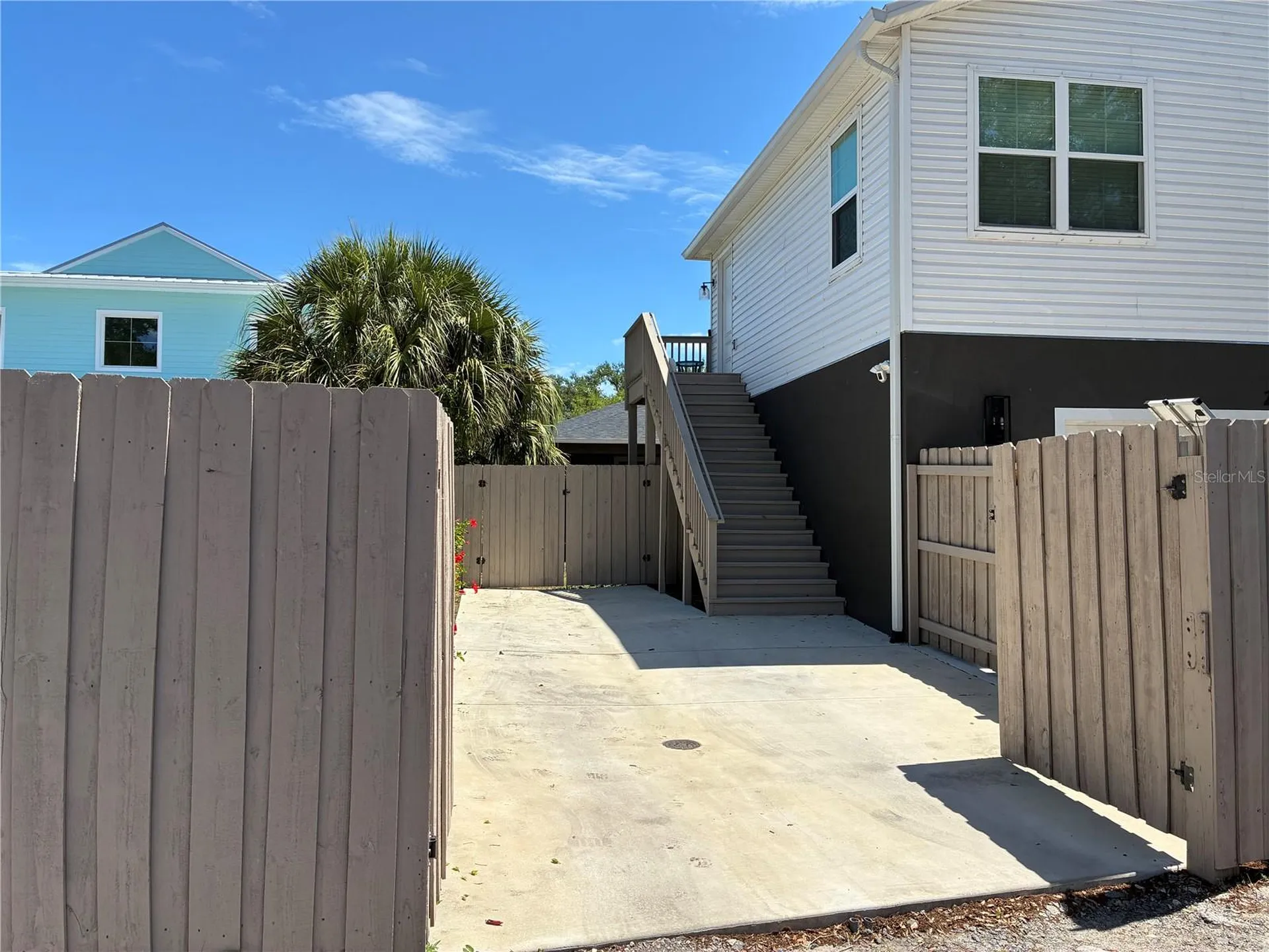 2651 1/2 Bayside Drive S St Petersburg FL 33705