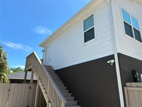 2651 1/2 Bayside Drive S St Petersburg FL 33705