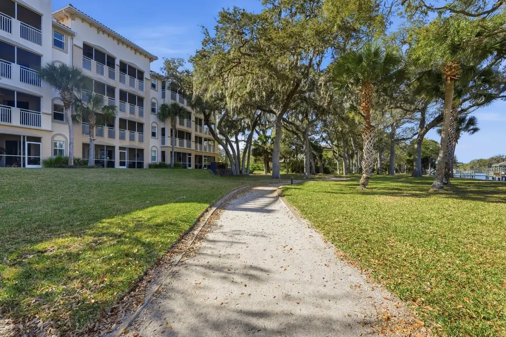 35 Riverview Bend S Palm Coast FL 32137