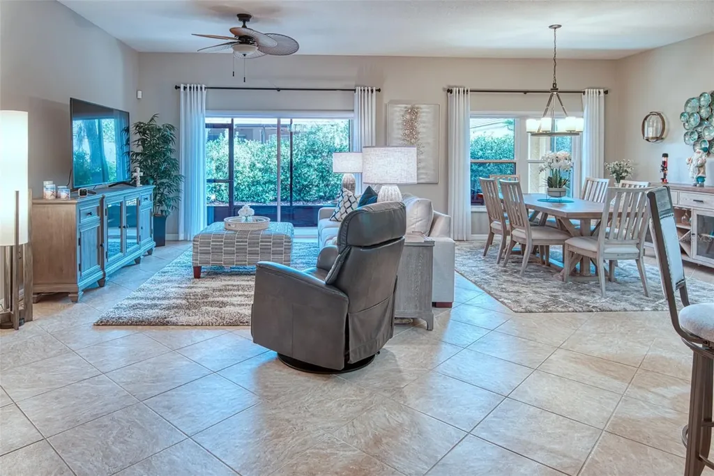 93 Oak Leaf Drive Poinciana FL 34759