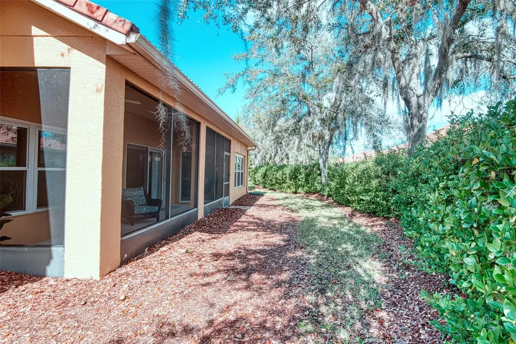 93 Oak Leaf Drive Poinciana FL 34759