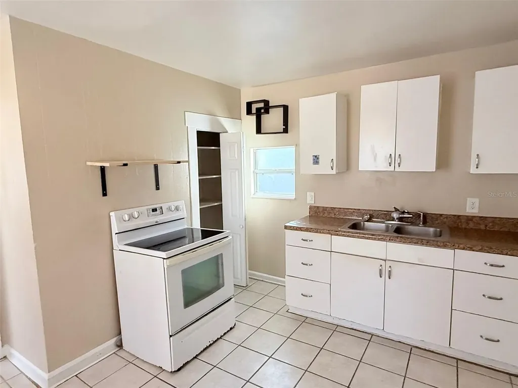 2609 4th Street S St Petersburg FL 33705