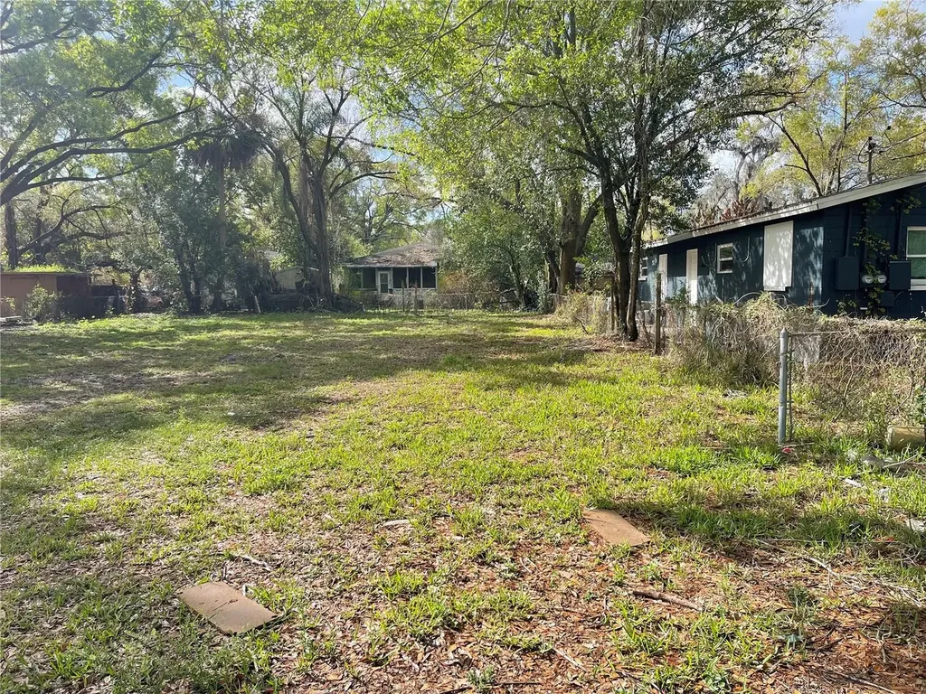 1705 E Nome Street Tampa FL 33604