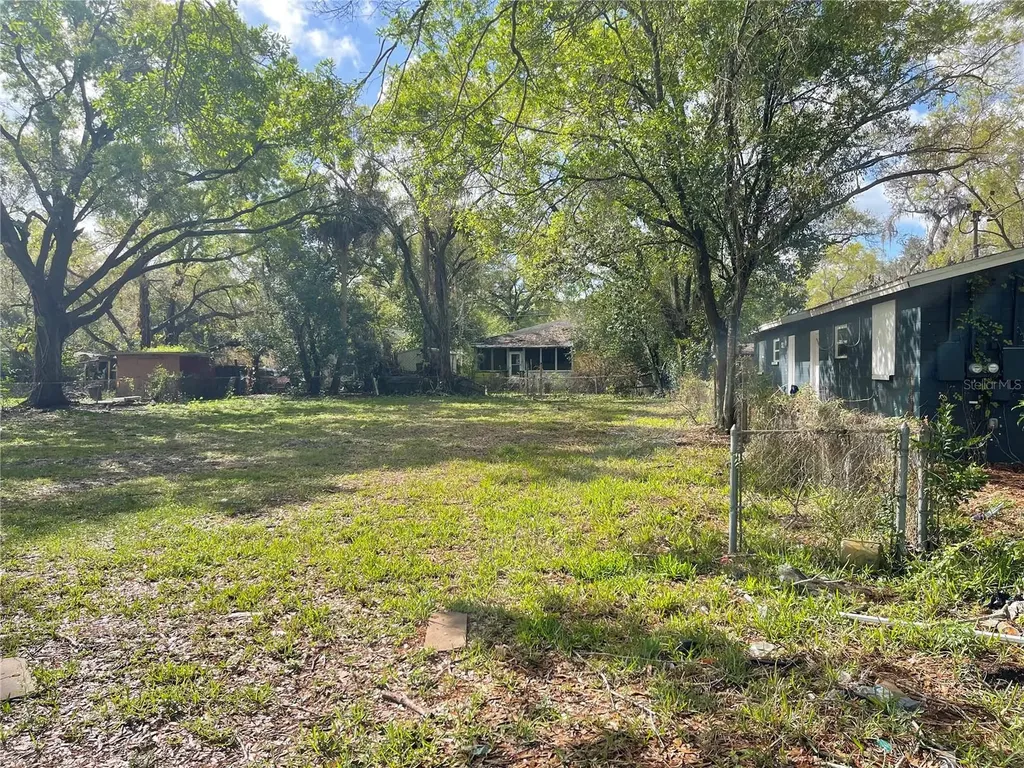 1705 E Nome Street Tampa FL 33604