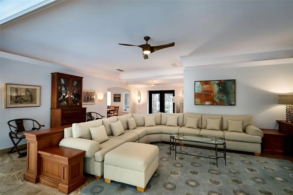 218 Robin Drive Sarasota FL 34236