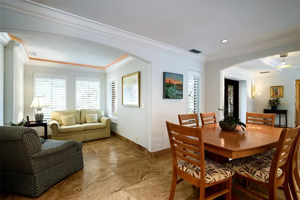 218 Robin Drive Sarasota FL 34236