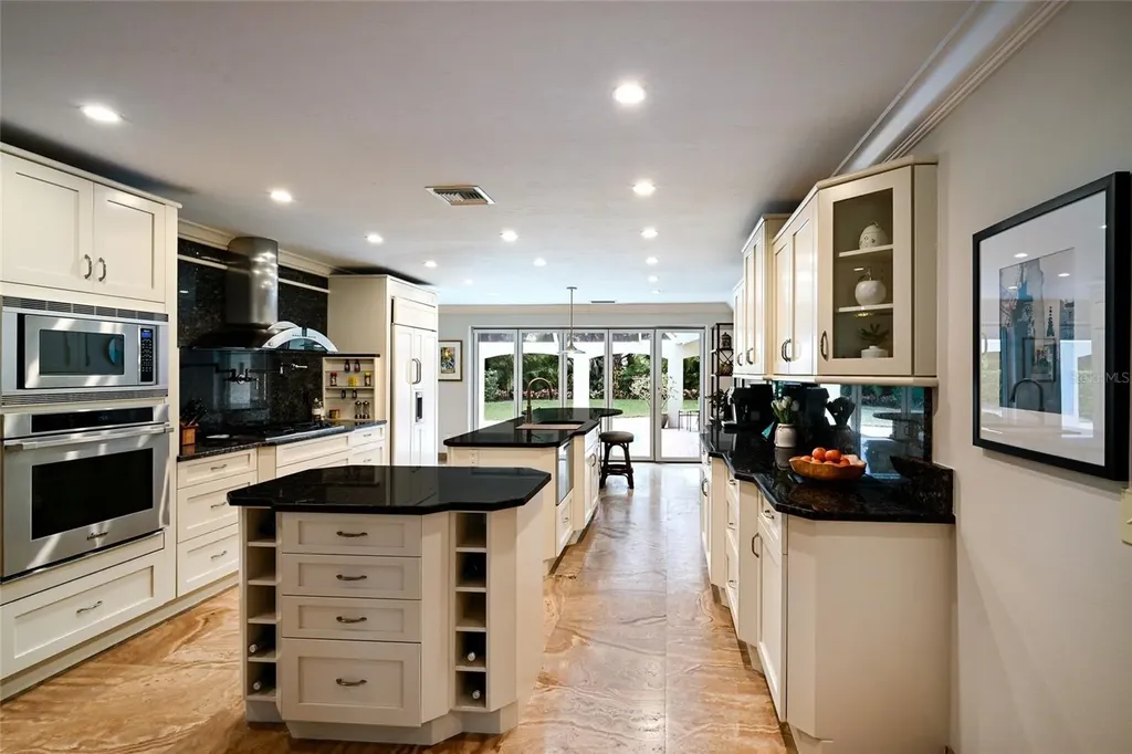 218 Robin Drive Sarasota FL 34236