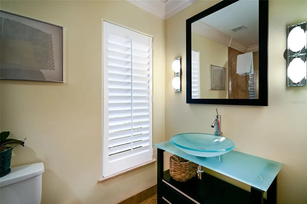 218 Robin Drive Sarasota FL 34236