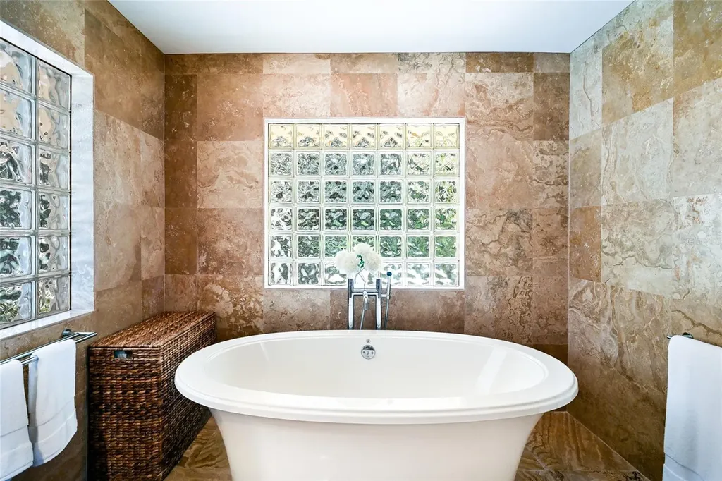 218 Robin Drive Sarasota FL 34236