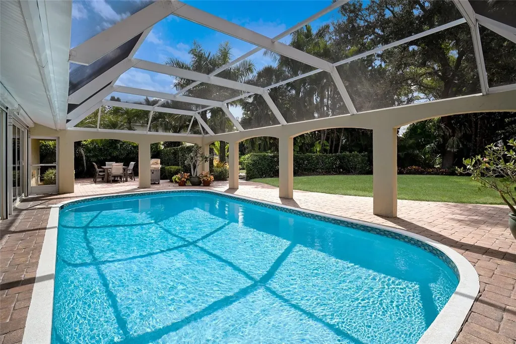 218 Robin Drive Sarasota FL 34236